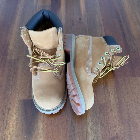 Timberland Short Boots - Picture 2 of 6